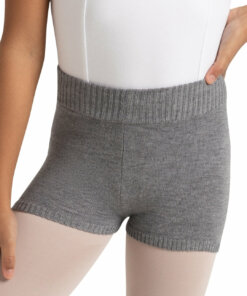 Strikket danseshorts fra Capezio i grått, med bred vrangbord i livet og tettsittende passform."