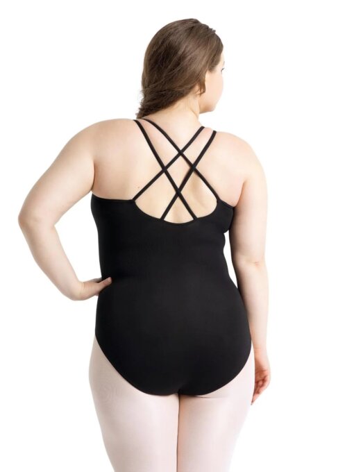 Elegant ballettdrakt fra Capezio med doble stropper og scoop-back-design, laget i pustende stoff.